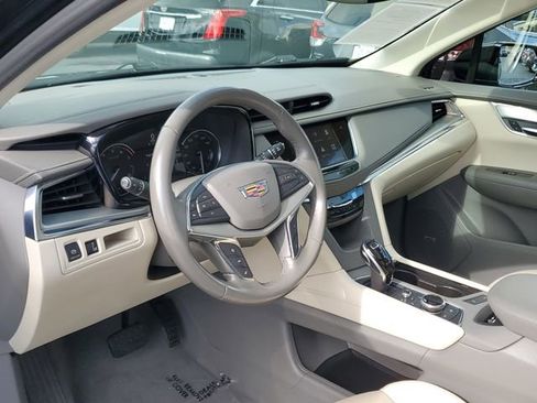 Used 2020 Cadillac XT5 Premium Luxury FWD image 14