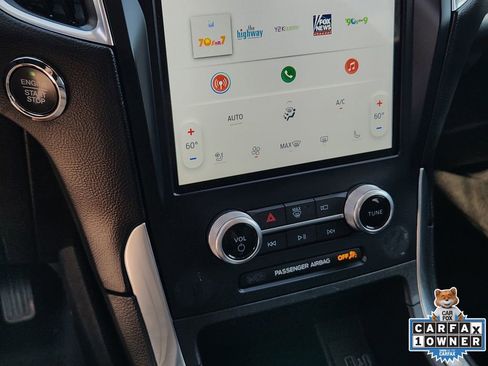 Used 2024 Ford Edge Titanium image 24