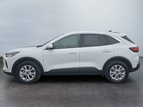 Used 2023 Ford Escape Active w/ Tech Pack #2 AWD/4WD image 2