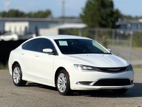 Used 2016 Chrysler 200 Limited w/ Convenience Group FWD image 1