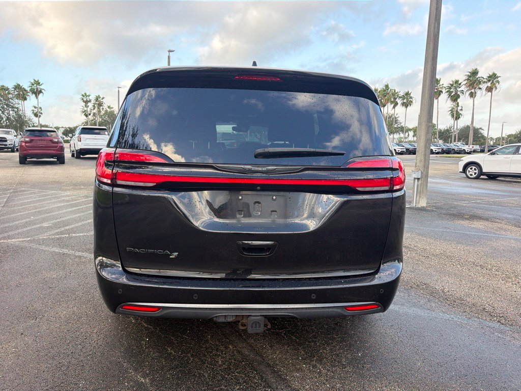 Used 2021 Chrysler Pacifica Touring-L w/ S Appearance Package FWD image 6