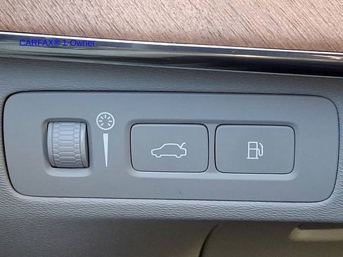 Used 2022 Volvo XC90 T8 Inscription Expression w/ Climate Package image 28