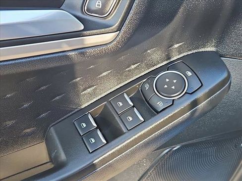 Used 2020 Ford Escape SE FWD image 10