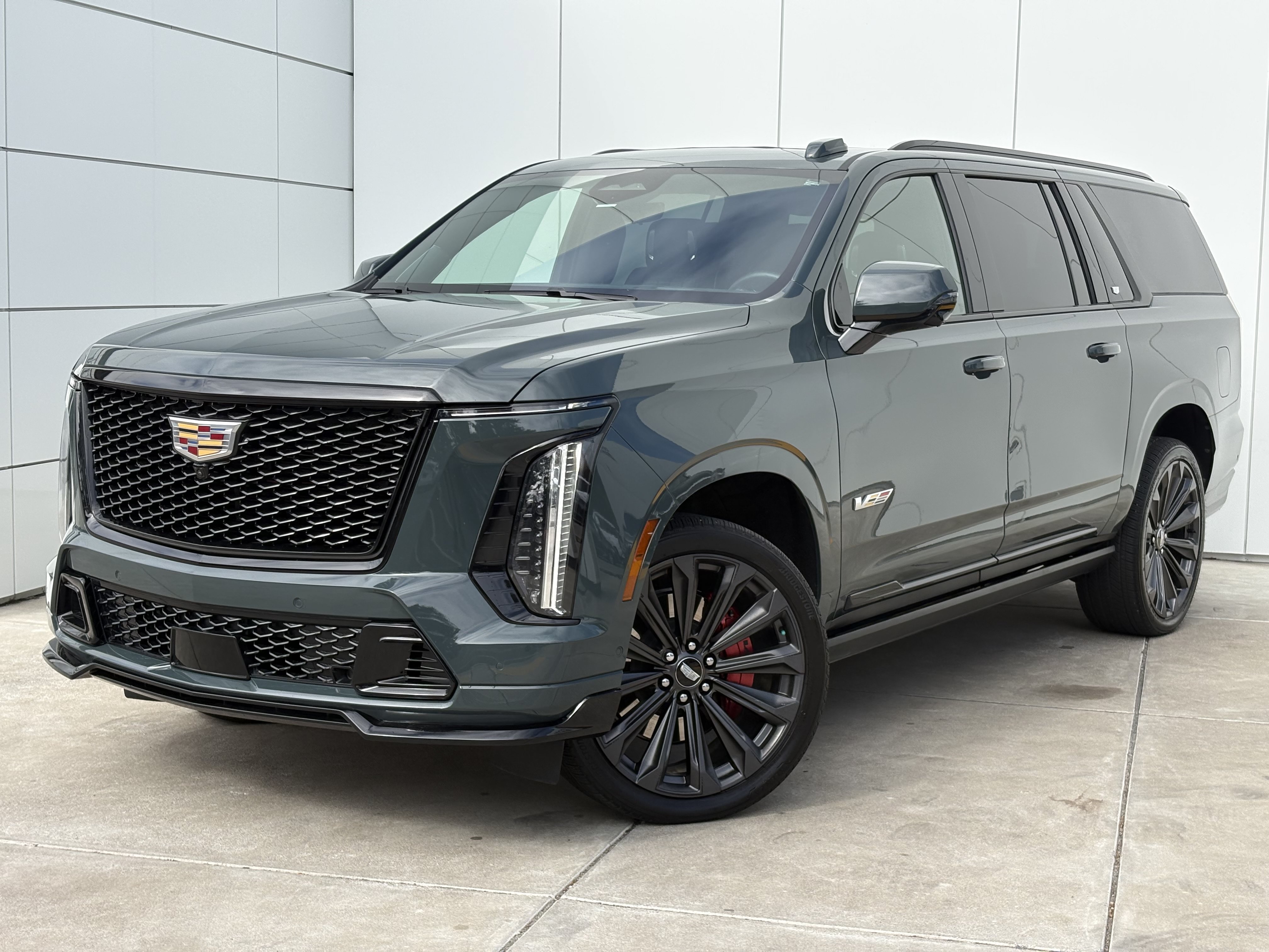 Certified 2025 Cadillac Escalade ESV V AWD/4WD image 2