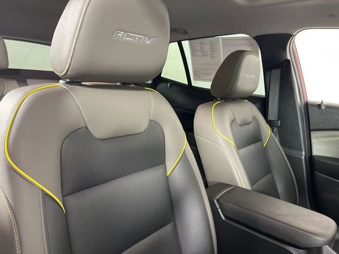 Certified 2024 Chevrolet Trax ACTIV w/ Sunroof Package image 9