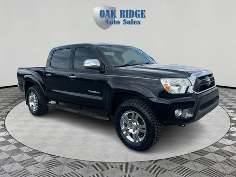 Used 2015 Toyota Tacoma 4x4 Double Cab w/ Limited Package image 3