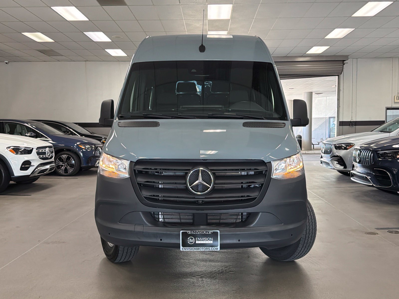 Used 2024 Mercedes-Benz Sprinter 2500 image 3