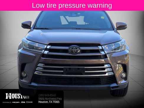 Used 2018 Toyota Highlander Limited FWD image 10