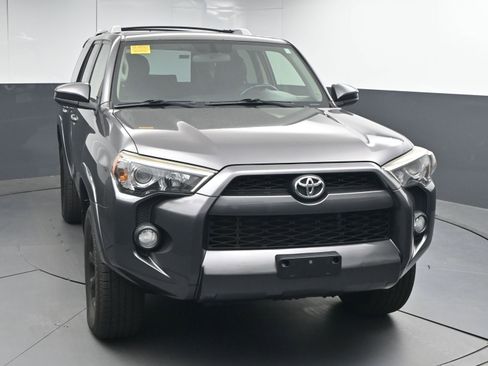 Used 2016 Toyota 4Runner SR5 image 7