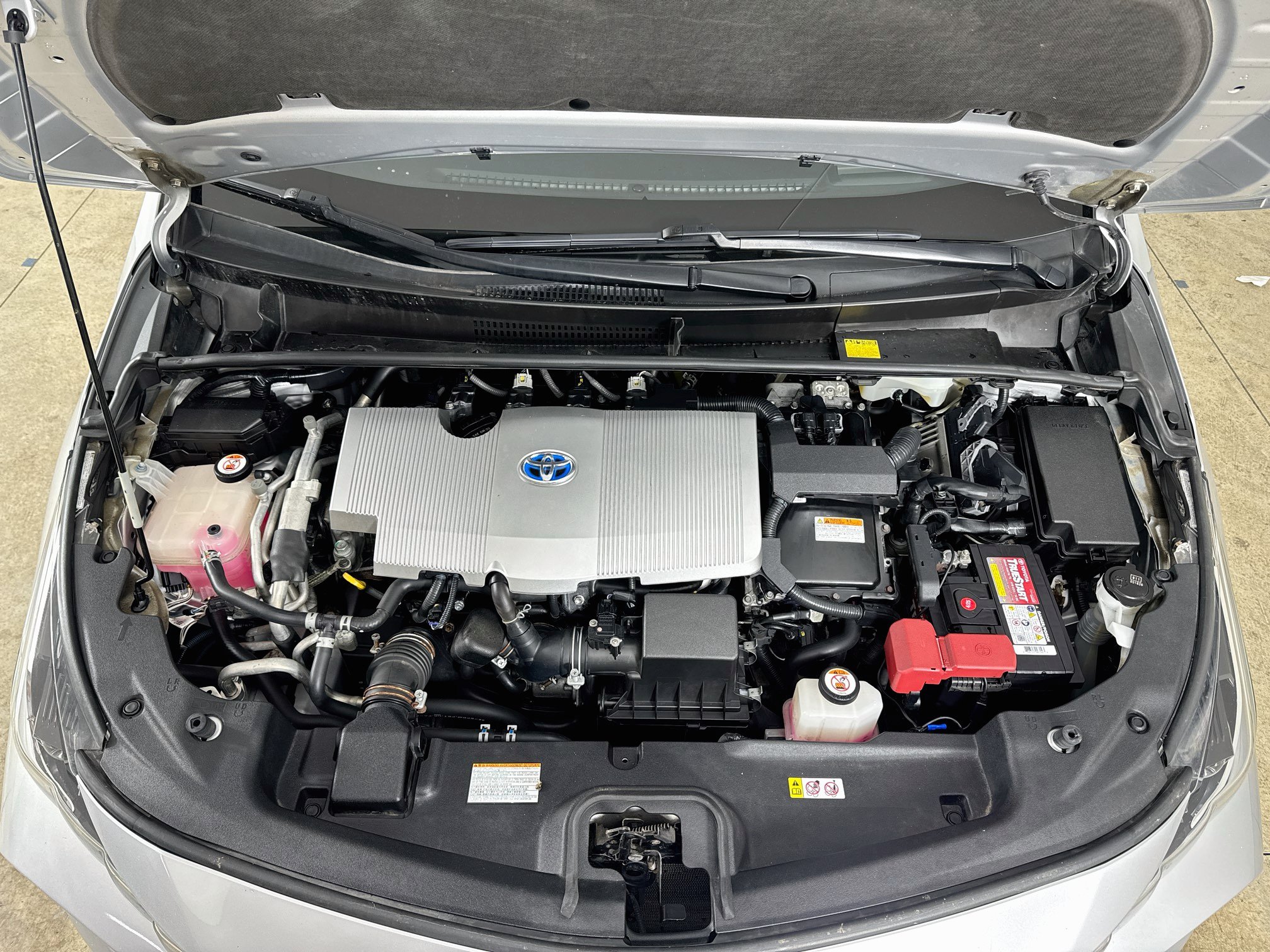 Certified 2017 Toyota Prius Prime Advanced FWD image 25