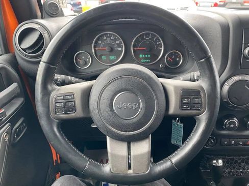 Used 2013 Jeep Wrangler Unlimited Sahara image 18