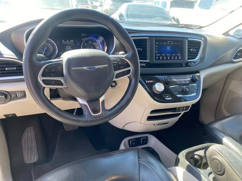 Used 2020 Chrysler Voyager Lxi FWD image 9