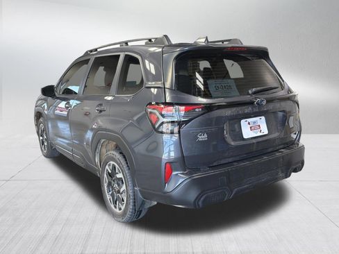 Used 2025 Subaru Forester AWD/4WD image 5