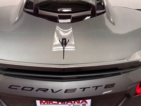 Used 2024 Chevrolet Corvette Stingray w/ Z51 Performance Package image 12