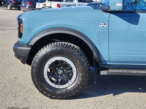 Used 2023 Ford Bronco Outer Banks w/ Sasquatch Package image 9