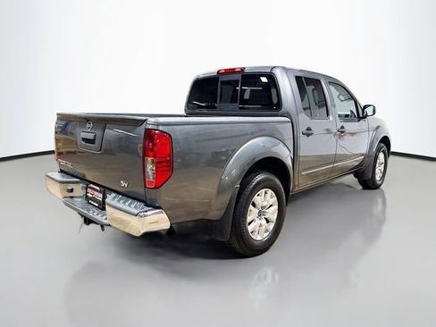Used 2019 Nissan Frontier SV image 7