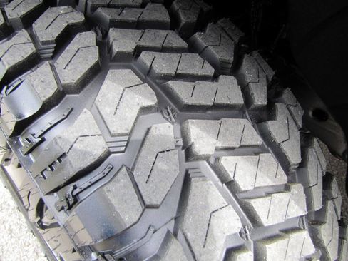 Used 2020 GMC Sierra 1500 Elevation w/ Elevation Value Package image 27