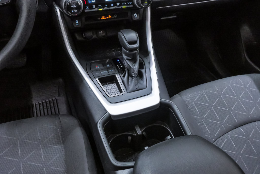 Used 2024 Toyota RAV4 XLE w/ Convenience Package FWD image 19