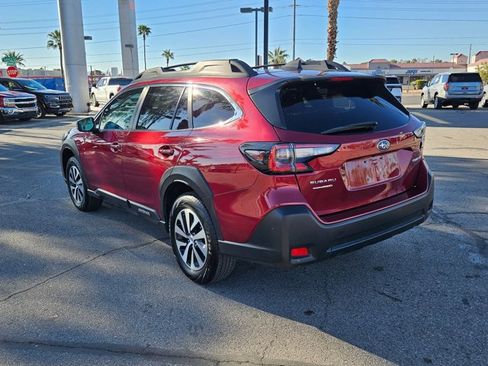 Used 2025 Subaru Outback Premium image 8