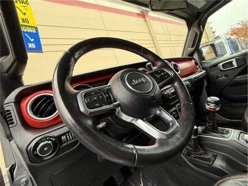 Used 2018 Jeep Wrangler Rubicon w/ Steel Bumper Group image 18