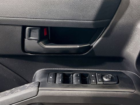 Used 2025 Toyota Tacoma SR image 13