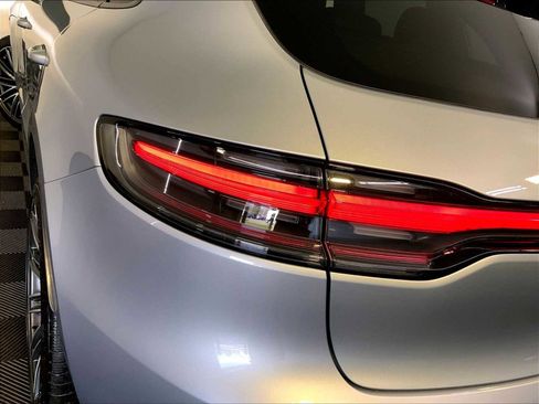 Certified 2026 Porsche Macan image 30