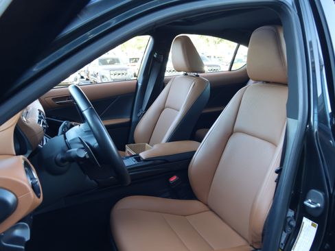 Used 2025 Lexus IS 350 F Sport w/ Accessory Package RWD image 33
