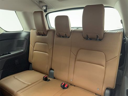 Used 2025 Nissan Pathfinder Platinum image 42