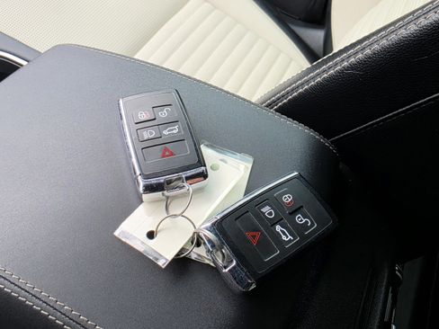 Used 2020 Land Rover Discovery Sport SE R-Dynamic image 39