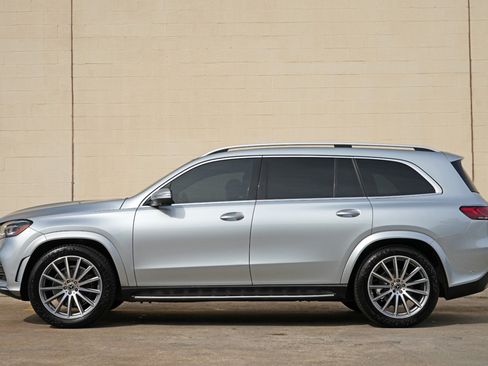 Used 2022 Mercedes-Benz GLS 450 4MATIC w/ AMG Line Exterior image 9