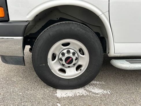 Used 2024 GMC Savana 2500 w/ Driver Convenience Package image 10