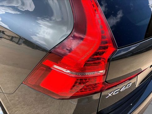 Used 2020 Volvo XC60 T5 Momentum AWD/4WD image 29