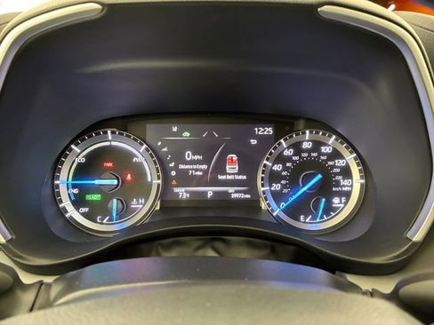 Used 2022 Toyota Highlander XLE AWD/4WD image 25