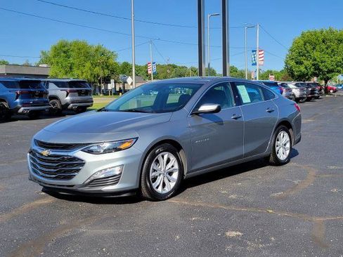 Used 2025 Chevrolet Malibu LT FWD image 4
