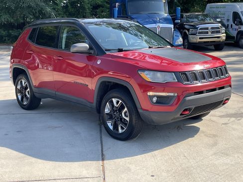 Used 2018 Jeep Compass Trailhawk w/ Popular Equipment Group AWD/4WD image 2