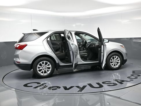 Used 2018 Chevrolet Equinox LT FWD image 23