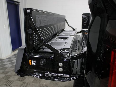 Used 2025 GMC Sierra 1500 Denali Ultimate image 42