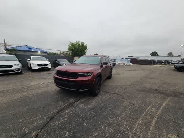 Used 2023 Jeep Grand Cherokee L Laredo AWD/4WD image 3