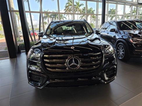 New 2026 Mercedes-Benz GLS 450 4MATIC image 2