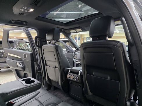 Used 2020 Land Rover Discovery Landmark AWD/4WD image 27