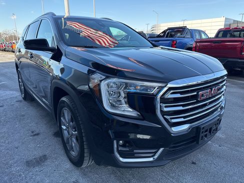 Used 2022 GMC Terrain SLT w/ Infotainment Package II image 3