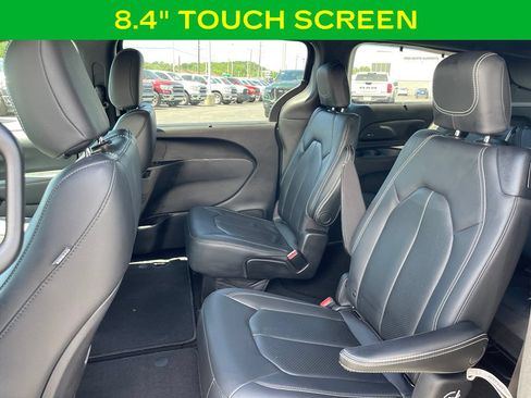 Used 2020 Chrysler Pacifica Touring-L AWD/4WD image 14