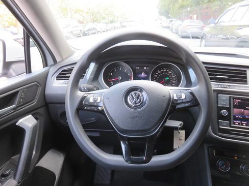 Used 2019 Volkswagen Tiguan S image 14