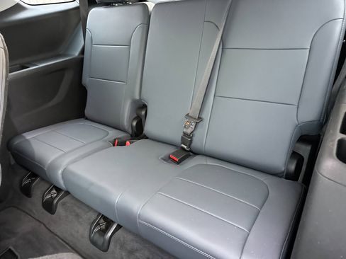 Used 2020 Chevrolet Traverse LT w/ LT Premium Package image 15