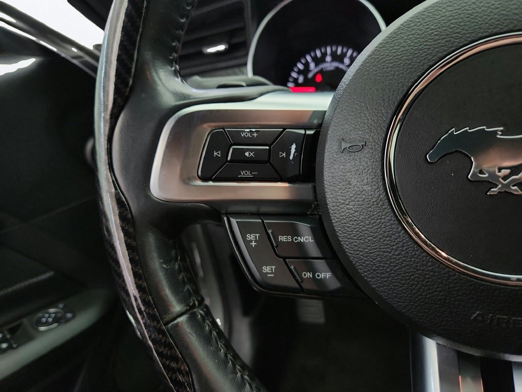 Used 2018 Ford Mustang Coupe RWD image 17