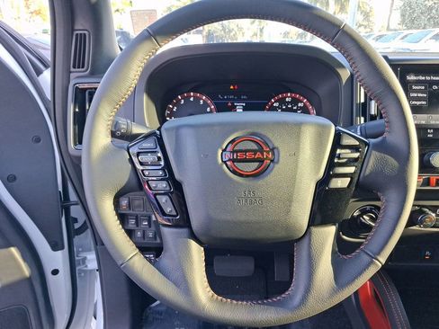 Certified 2025 Nissan Frontier PRO-4X image 18