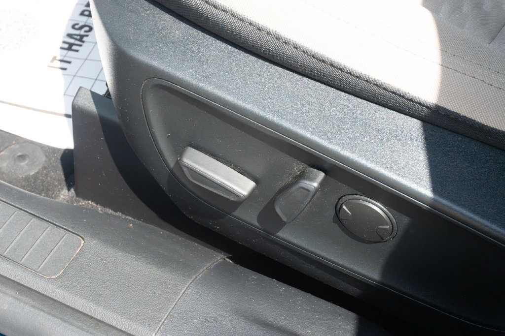 Used 2020 Ford Escape SE FWD image 11