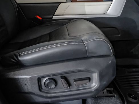 Used 2023 Toyota Sequoia Capstone AWD/4WD image 31