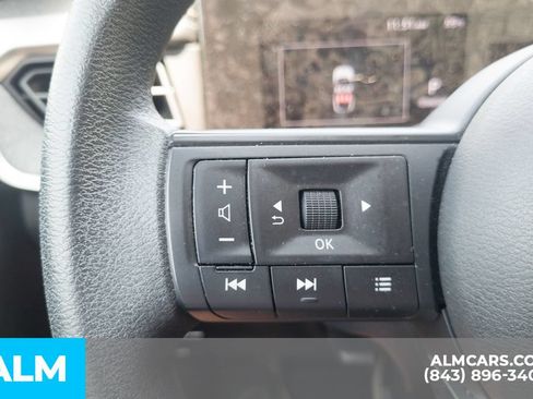 Used 2025 Nissan Kicks SV FWD image 11