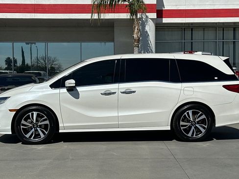 Used 2019 Honda Odyssey Elite image 3